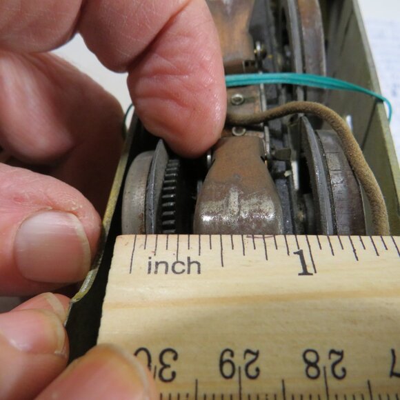 Pre-WWII 30's Union Pacific Train Engine est. #1684 Metal railroad - Picture 14 of 16